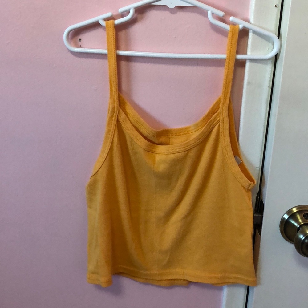 URBAN OUTFITTERS CROPPED CAMI